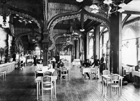 La sala ristorante intorno al 1889-1890